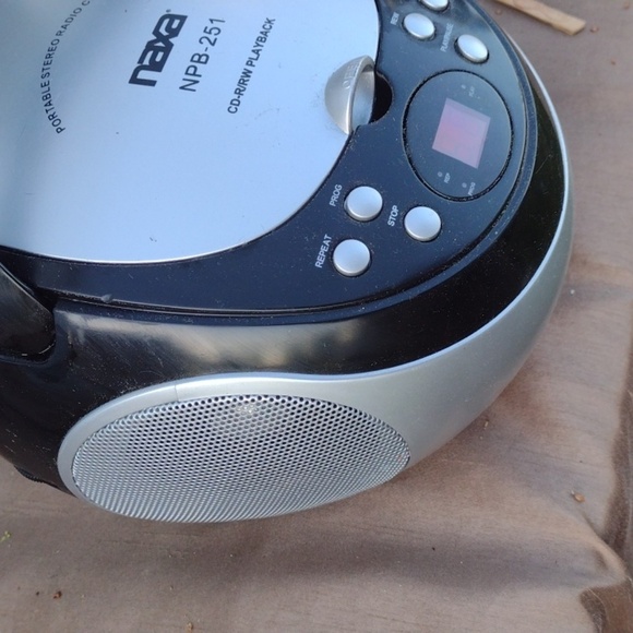 Black Portable Stereo Radio CD Player - Picture 2 of 4